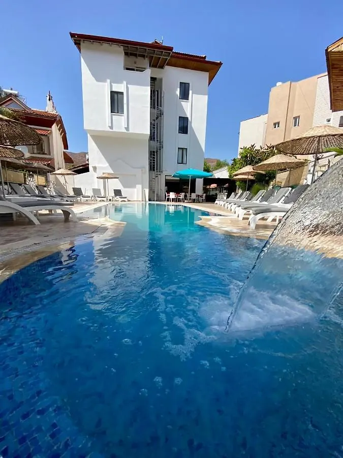 Eda Hotel İçmeler 2*,